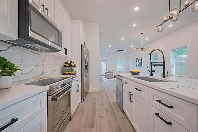 6747 Liverpool Street, Houston, TX 77021