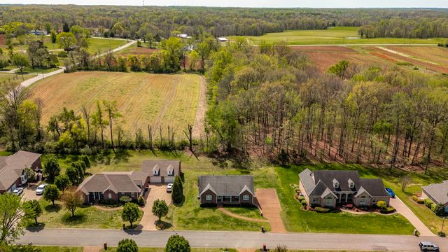 251 Allen Dr, Greenbrier, TN 37073