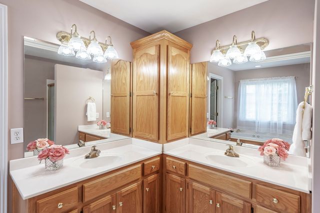 251 Allen Dr, Greenbrier, TN 37073