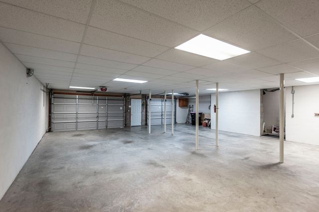 251 Allen Dr, Greenbrier, TN 37073