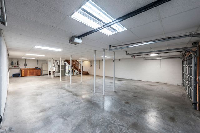 251 Allen Dr, Greenbrier, TN 37073