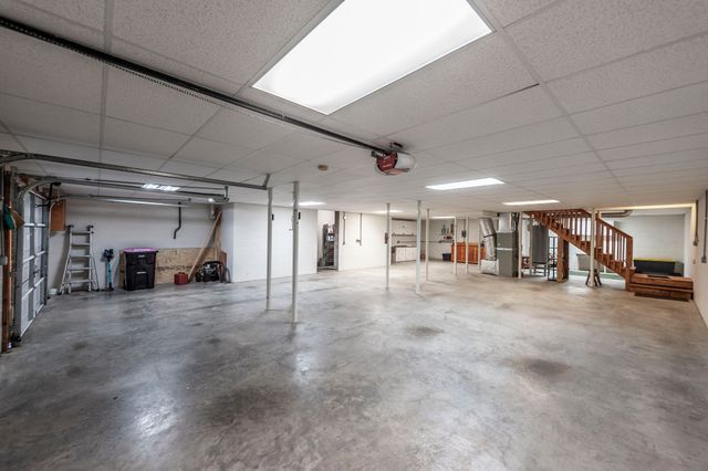 251 Allen Dr, Greenbrier, TN 37073