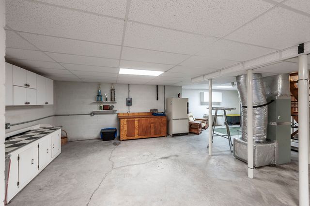 251 Allen Dr, Greenbrier, TN 37073