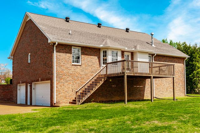 251 Allen Dr, Greenbrier, TN 37073