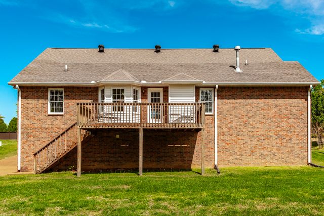 251 Allen Dr, Greenbrier, TN 37073