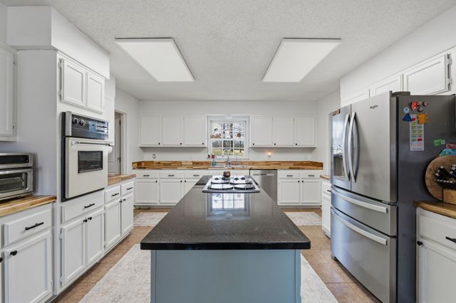 91 Whispering Oaks St, Summertown, TN 38483