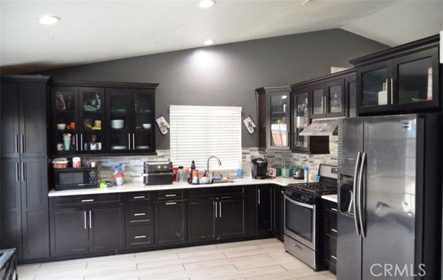 11876 BEGONIA ROAD, Adelanto, CA 92301