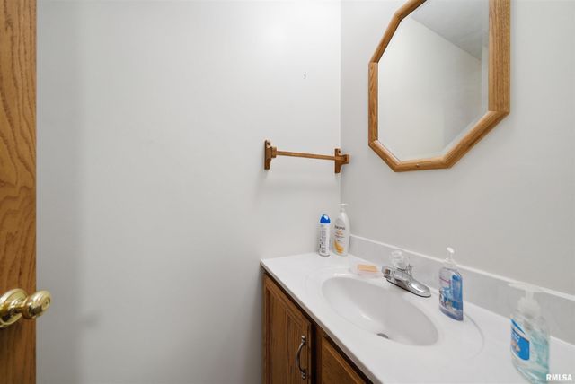 6 WOODHAVEN Court, Metamora, IL 61548