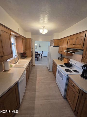 2063 Wilshire Avenue, Toledo, OH 43614