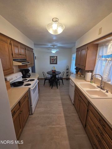 2063 Wilshire Avenue, Toledo, OH 43614