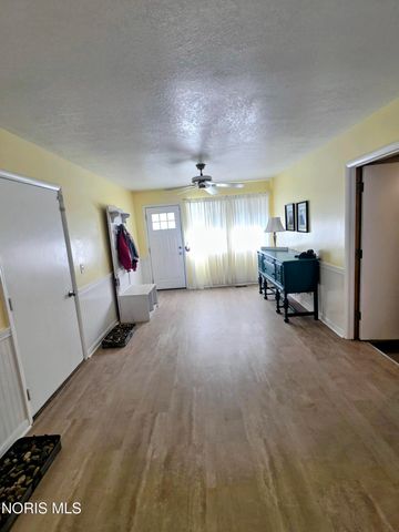 2063 Wilshire Avenue, Toledo, OH 43614