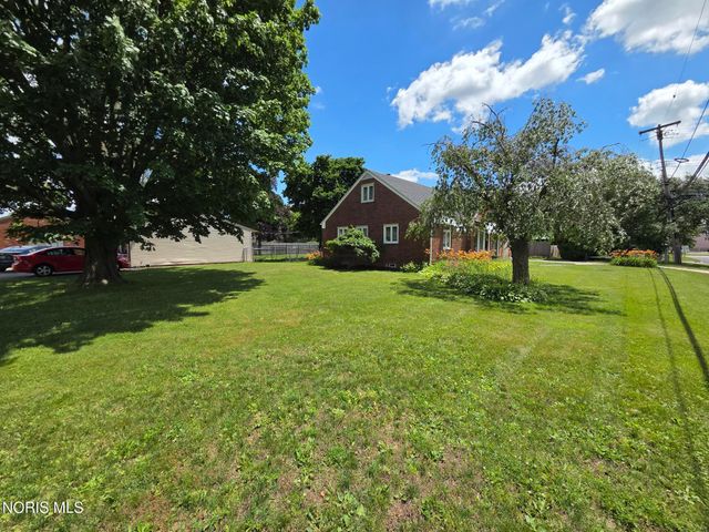 2063 Wilshire Avenue, Toledo, OH 43614