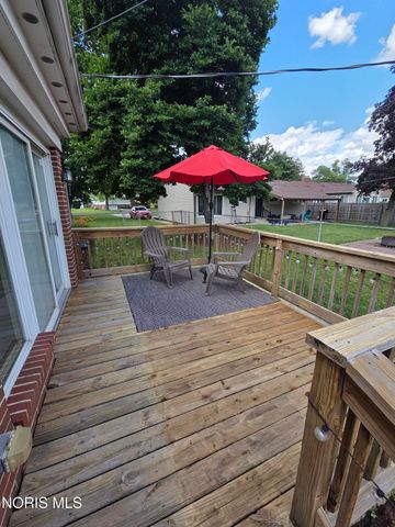 2063 Wilshire Avenue, Toledo, OH 43614