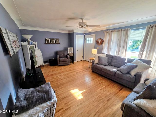 2063 Wilshire Avenue, Toledo, OH 43614