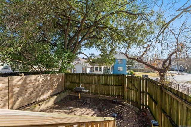 832 America, Baton Rouge, LA 70802