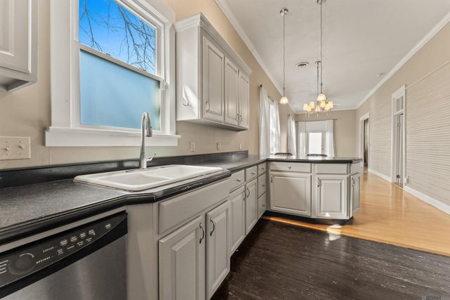 832 America, Baton Rouge, LA 70802