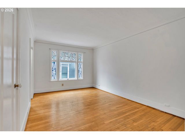 1811 Nw COUCH St 207, Portland, OR 97209