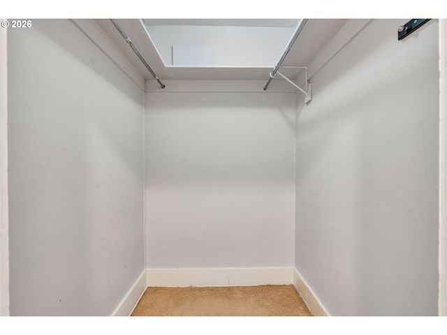 1811 Nw COUCH St 207, Portland, OR 97209