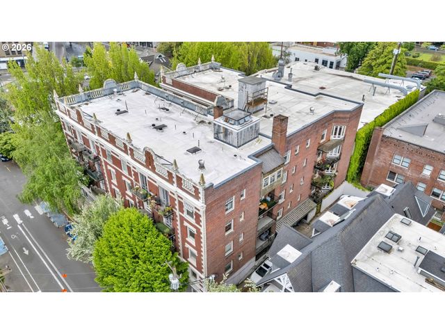 1811 Nw COUCH St 207, Portland, OR 97209