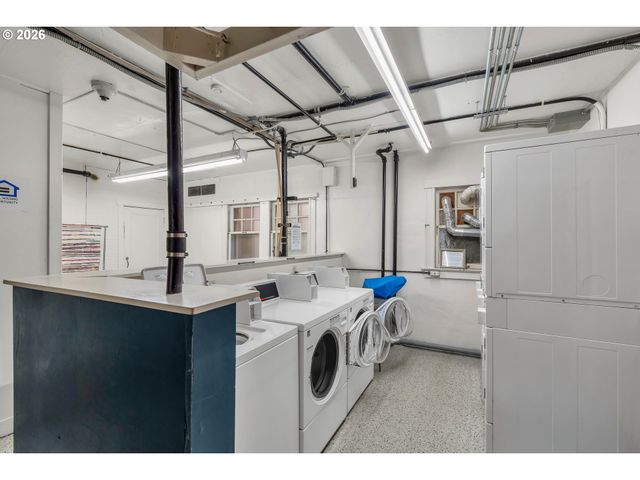 1811 Nw COUCH St 207, Portland, OR 97209