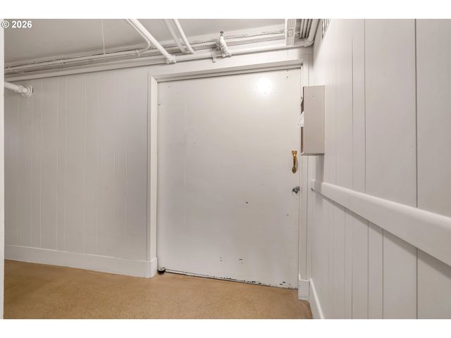 1811 Nw COUCH St 207, Portland, OR 97209