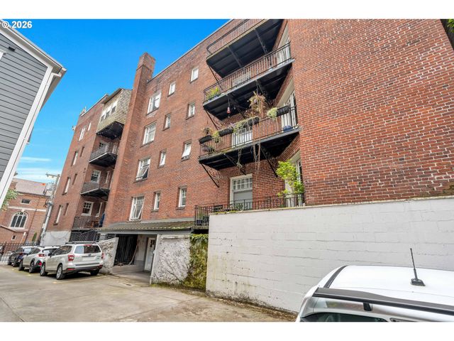 1811 Nw COUCH St 207, Portland, OR 97209