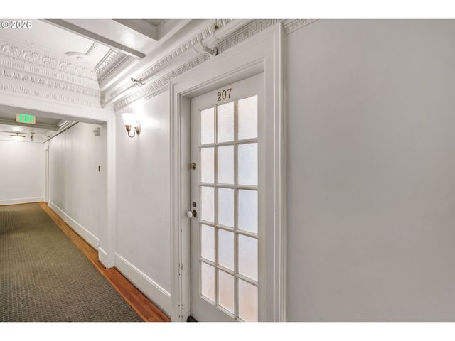 1811 Nw COUCH St 207, Portland, OR 97209