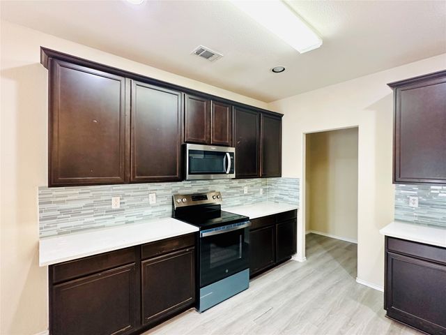 2017 Prospect Lane, Providence Village, TX 76227