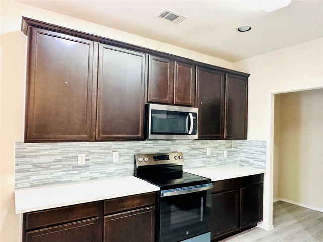 2017 Prospect Lane, Providence Village, TX 76227