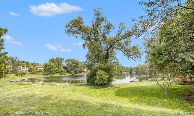 3352 Bloomfield Shore Drive, West Bloomfield Charter Township, MI 48323