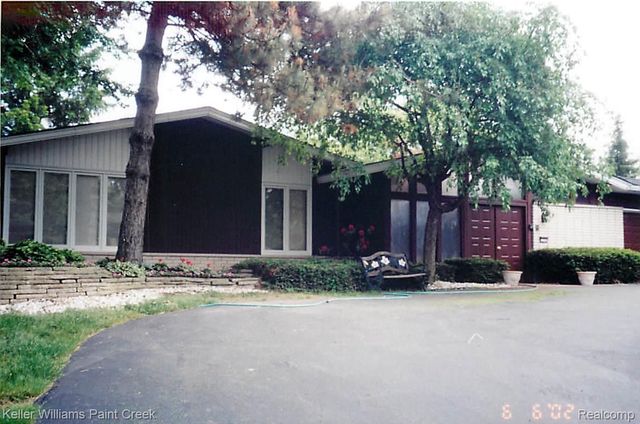 3352 Bloomfield Shore Drive, West Bloomfield Charter Township, MI 48323