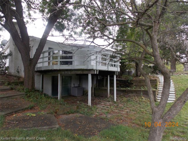 3352 Bloomfield Shore Drive, West Bloomfield Charter Township, MI 48323