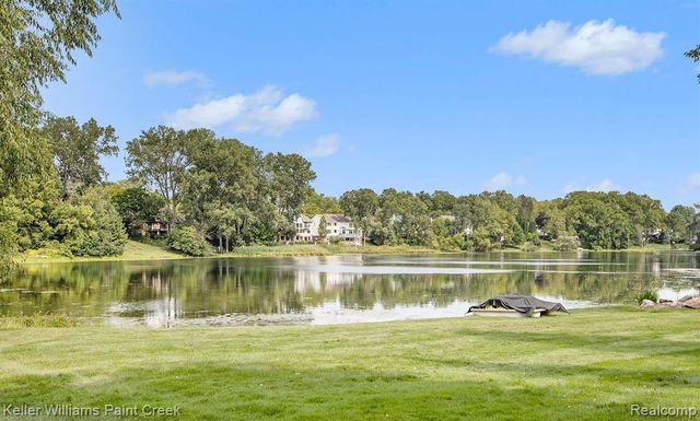 3352 Bloomfield Shore Drive, West Bloomfield Charter Township, MI 48323