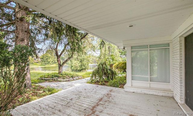 3352 Bloomfield Shore Drive, West Bloomfield Charter Township, MI 48323