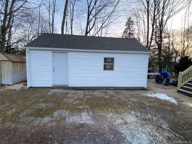 1193 Brookdale Avenue, Bay Shore, NY 11706