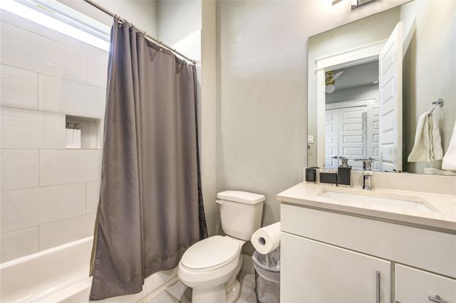 2107 Engelmohr Street B, Houston, TX 77054