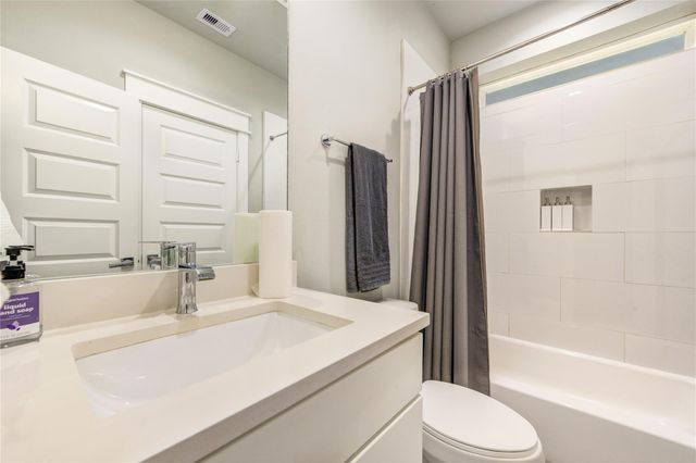 2107 Engelmohr Street B, Houston, TX 77054