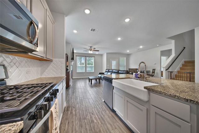 331 Silver Carp Trail, Conroe, TX 77318