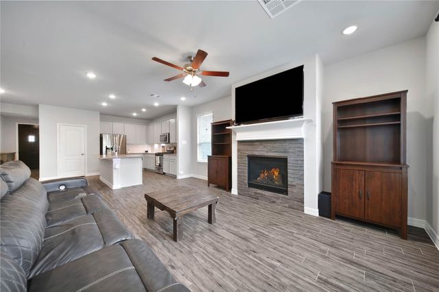 331 Silver Carp Trail, Conroe, TX 77318