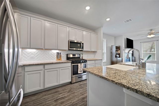 331 Silver Carp Trail, Conroe, TX 77318