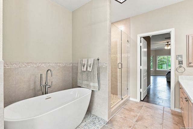 549 ACACIA PKWY, Spring Branch, TX 78070