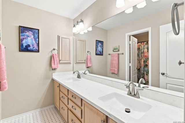 549 ACACIA PKWY, Spring Branch, TX 78070