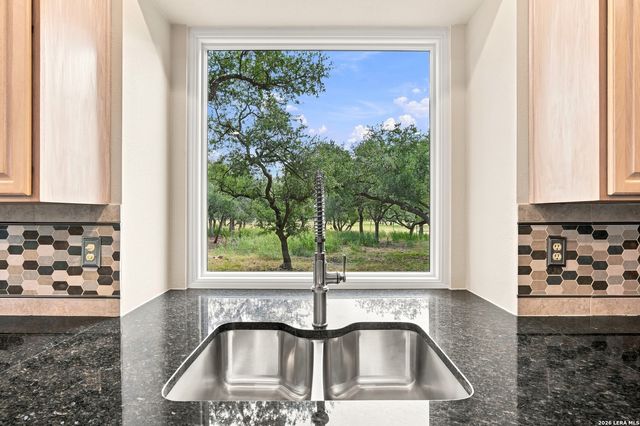 549 ACACIA PKWY, Spring Branch, TX 78070