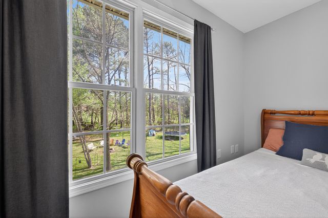 29 S CHURCH ST, Lovettsville, VA 20180