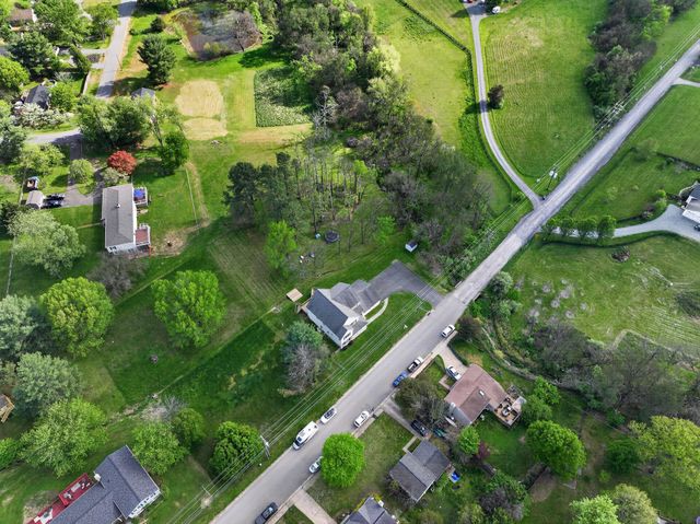 29 S CHURCH ST, Lovettsville, VA 20180