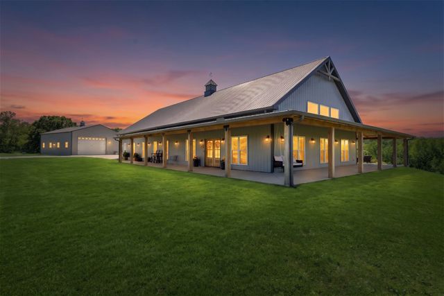 1071 Sycamore Ln, Nunnelly, TN 37137