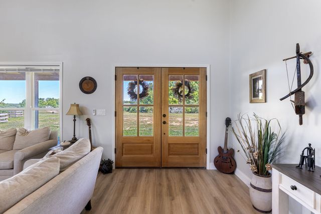 1071 Sycamore Ln, Nunnelly, TN 37137