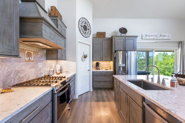 1071 Sycamore Ln, Nunnelly, TN 37137