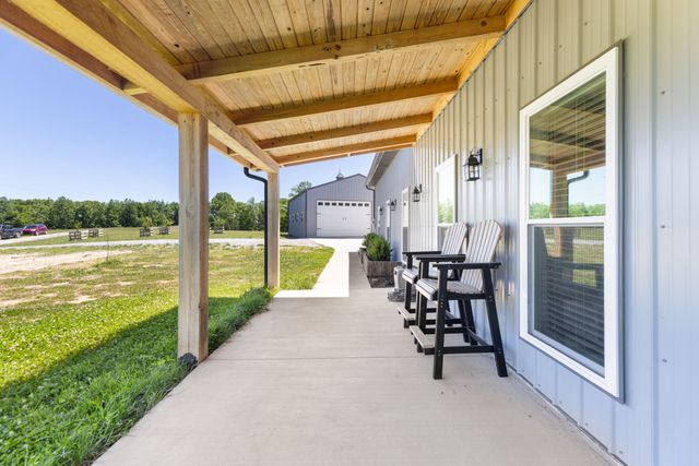 1071 Sycamore Ln, Nunnelly, TN 37137