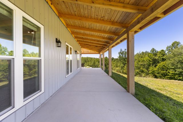 1071 Sycamore Ln, Nunnelly, TN 37137